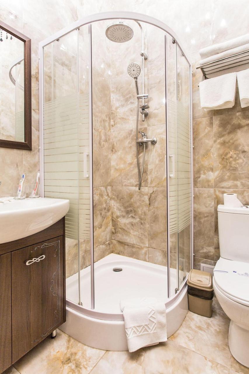 Baron ApartHotel Odesa Habitación foto